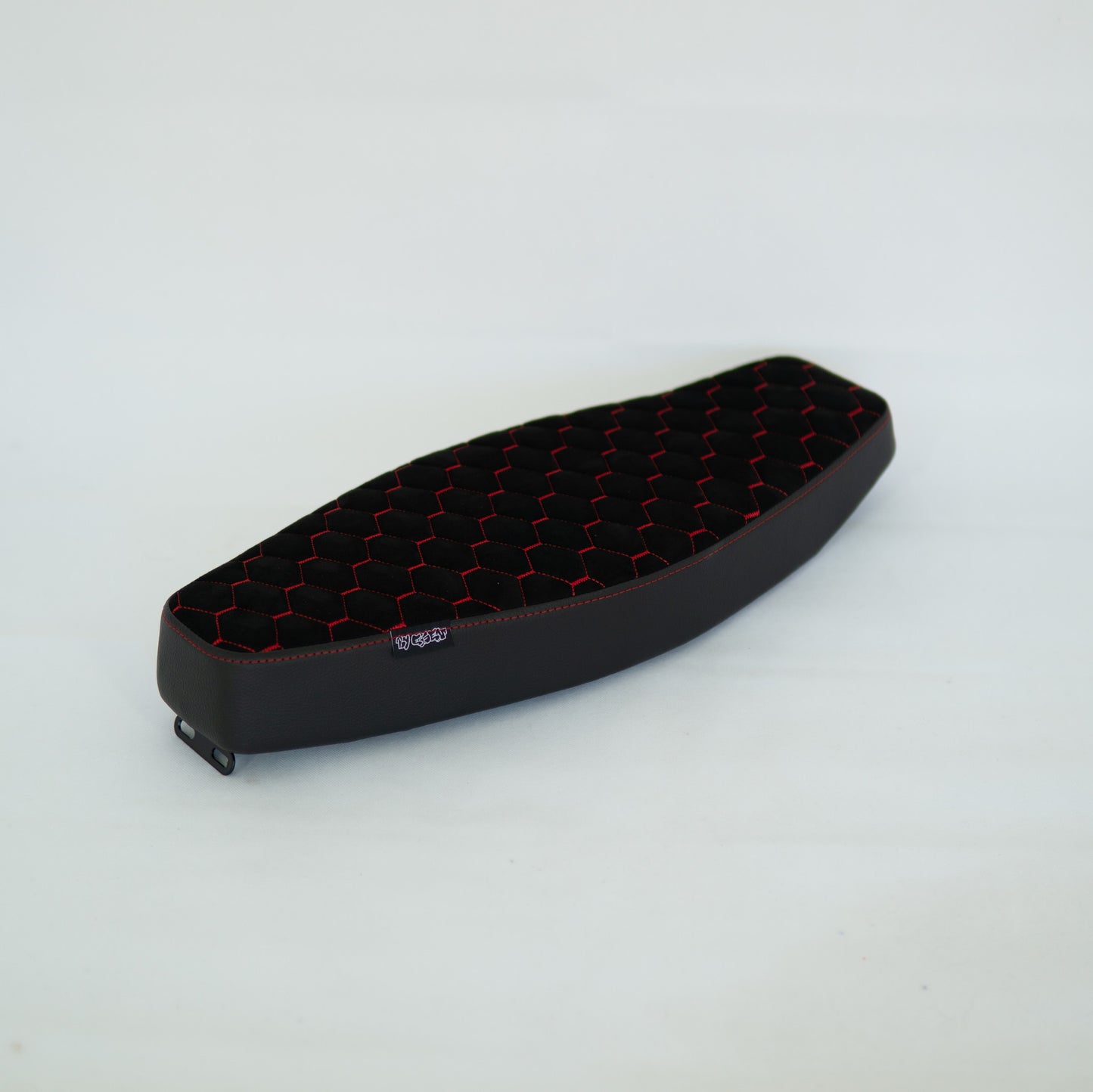S51 Sitzbank CNC Wabe Alcantara