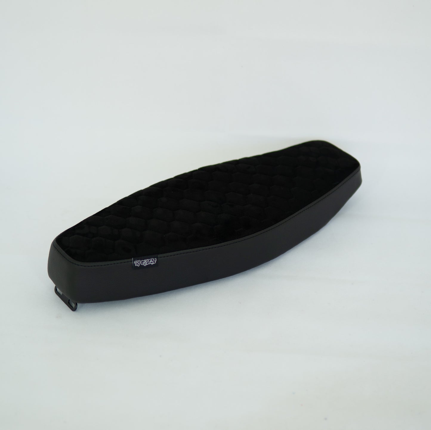 S51 Sitzbank CNC Wabe Alcantara