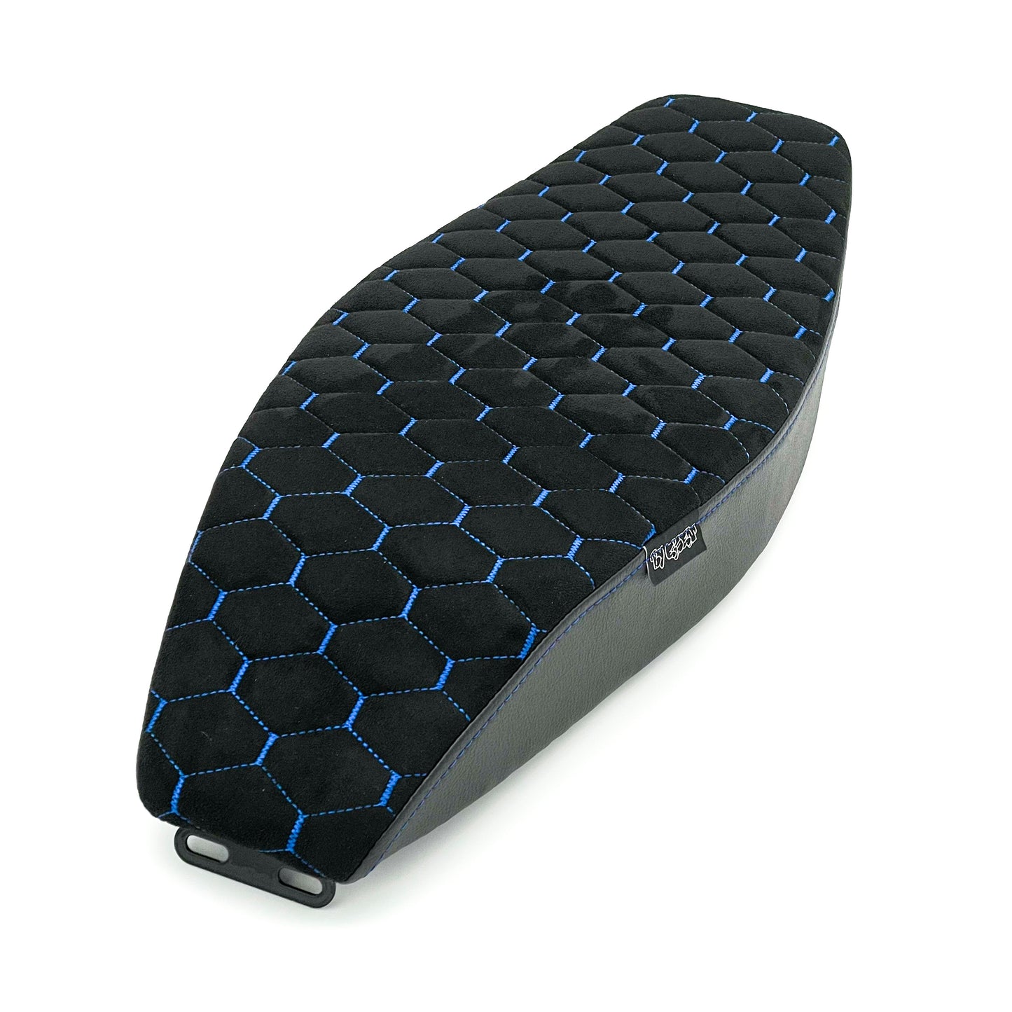 S51 Sitzbank abfallend CNC Wabe Alcantara
