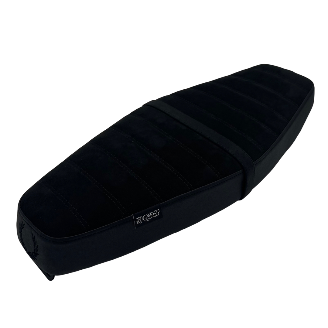 S51 Sitzbank Alcantara Ehrenkranz