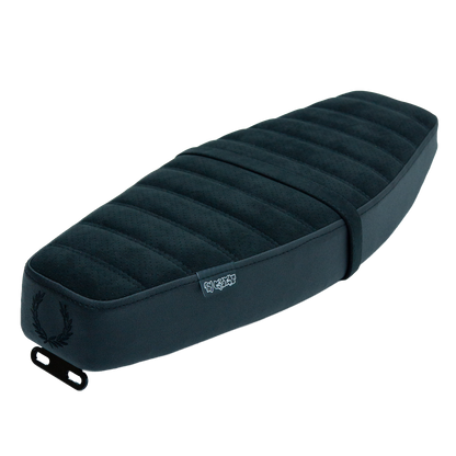 S51 Sitzbank „Alcantara Ehrenkranz“