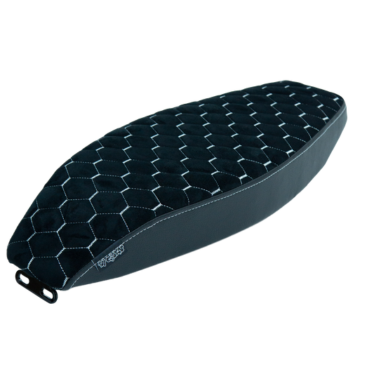 S51 Sitzbank „Alcantara CNC Wabe abfallend“