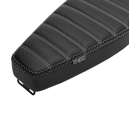 S51 Sitzbank „Carbonoptik Doppelnaht“ mit Lenkradnaht
