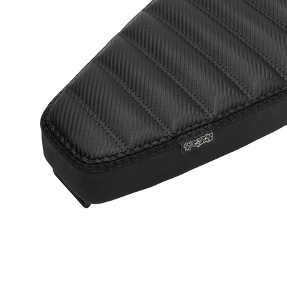 S51 Sitzbank „Carbonoptik Doppelnaht“ mit Lenkradnaht